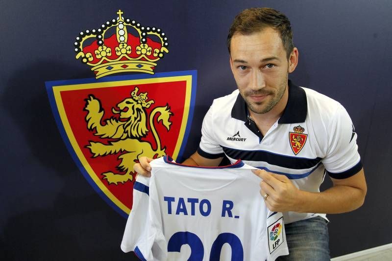 Presentación de Tato con el Real Zaragoza