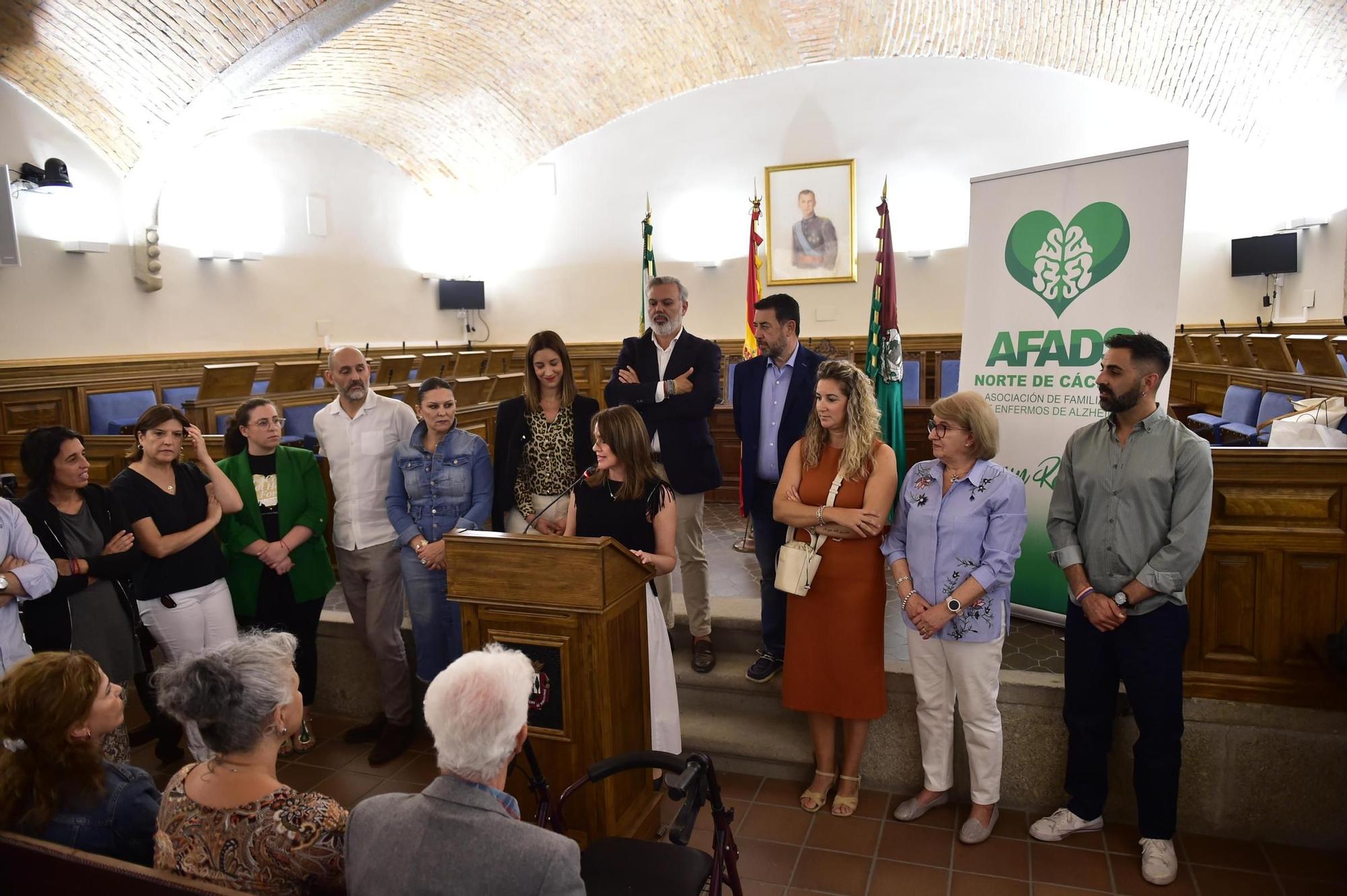 FOTOGALERÍA |  Emotivo acto en Plasencia por el Día Mundial del Alzhéimer