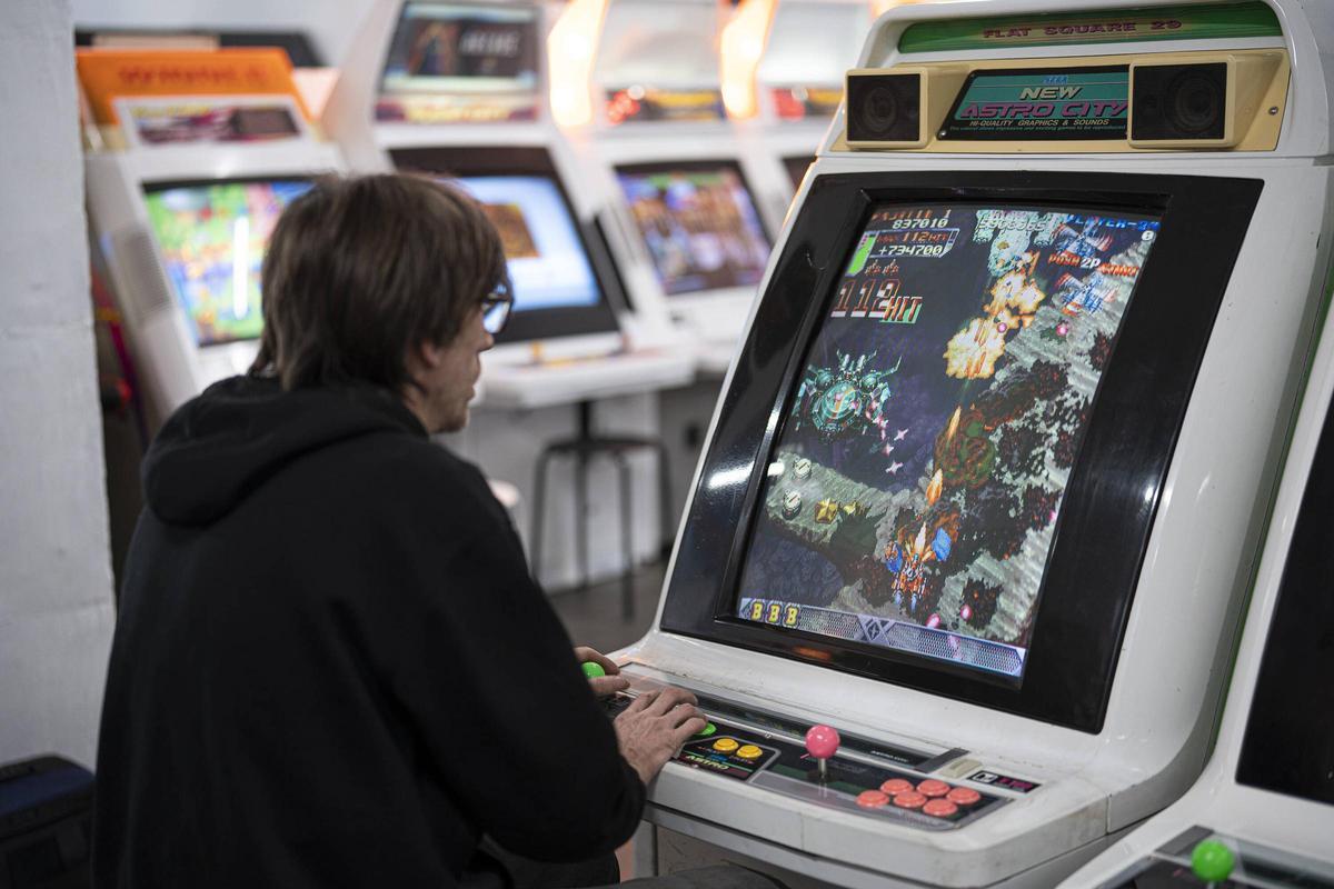 Así es la nueva sede de la asociación ARCADE en Esplugues: con 120 recreativas y medio centenar de pinballs