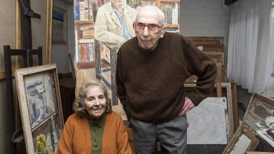 Luis Torras celebra su 105 cumpleaños con un retrato de su hijo