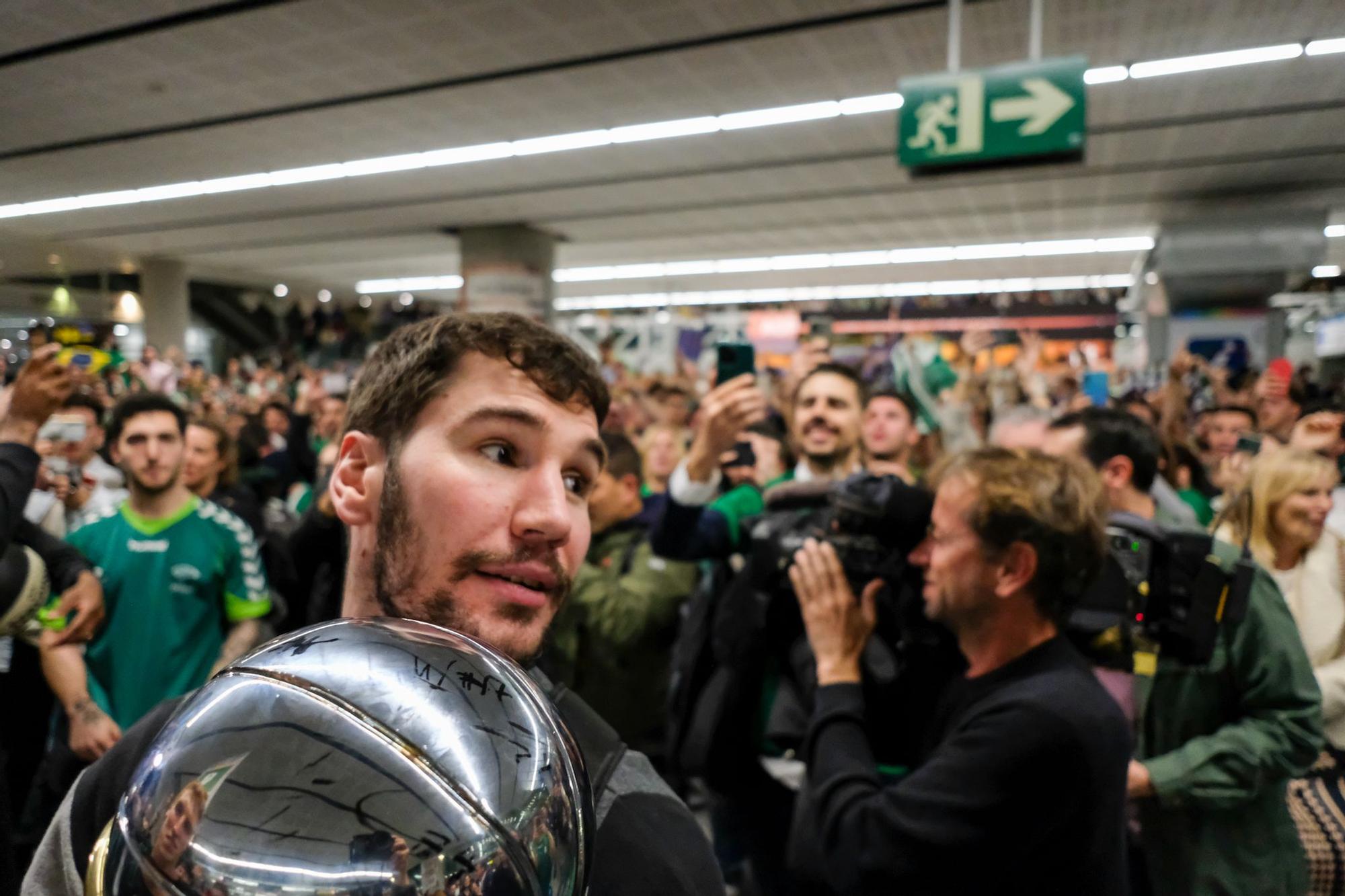 La llegada del Unicaja al aeropuerto de Málaga tras ganar la Copa del Rey