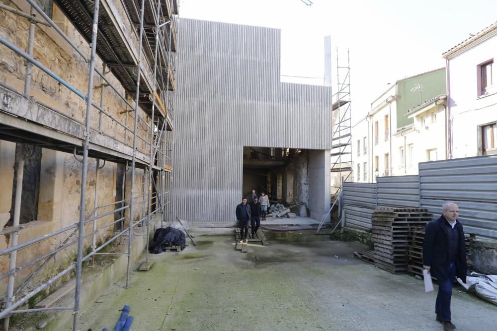 Visita al edificio de Tabacalera