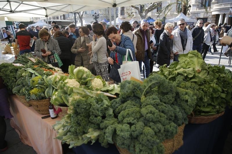 Los productos de proximidad llegan a la ciudad en "De l'horta a la plaça"