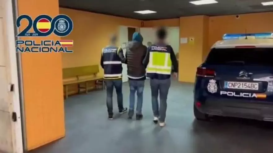 Detenidos dos menores por asaltar a dos jóvenes en Alicante y apuñalar a una de ellas para robar un móvil