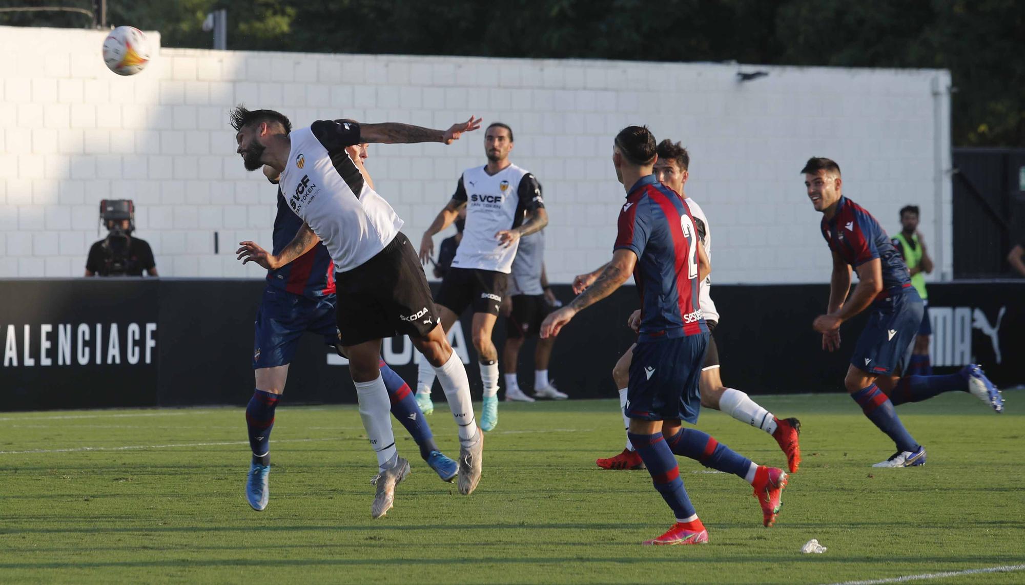 El Derbi Valencia - Levante, en imágenes