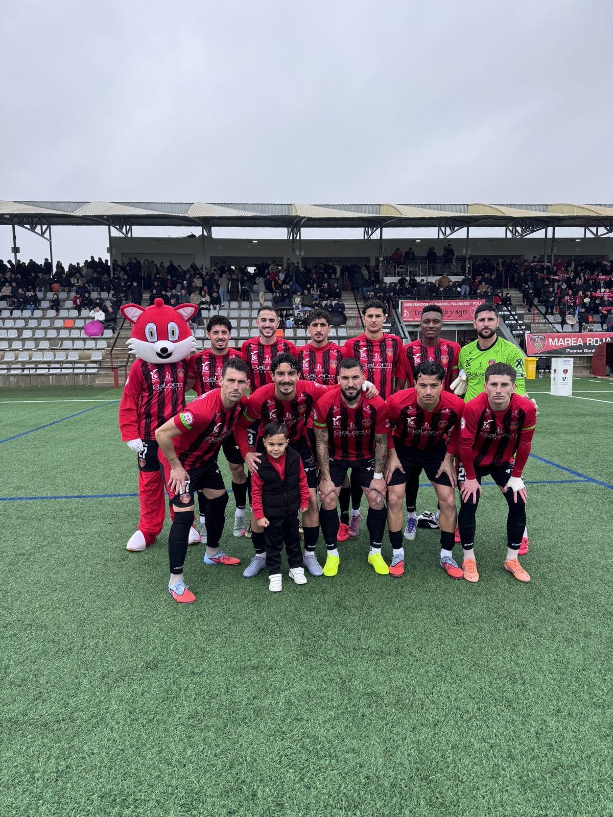 Once inicial del Salerm Puente Genil durante un encuentro de esta temporada.