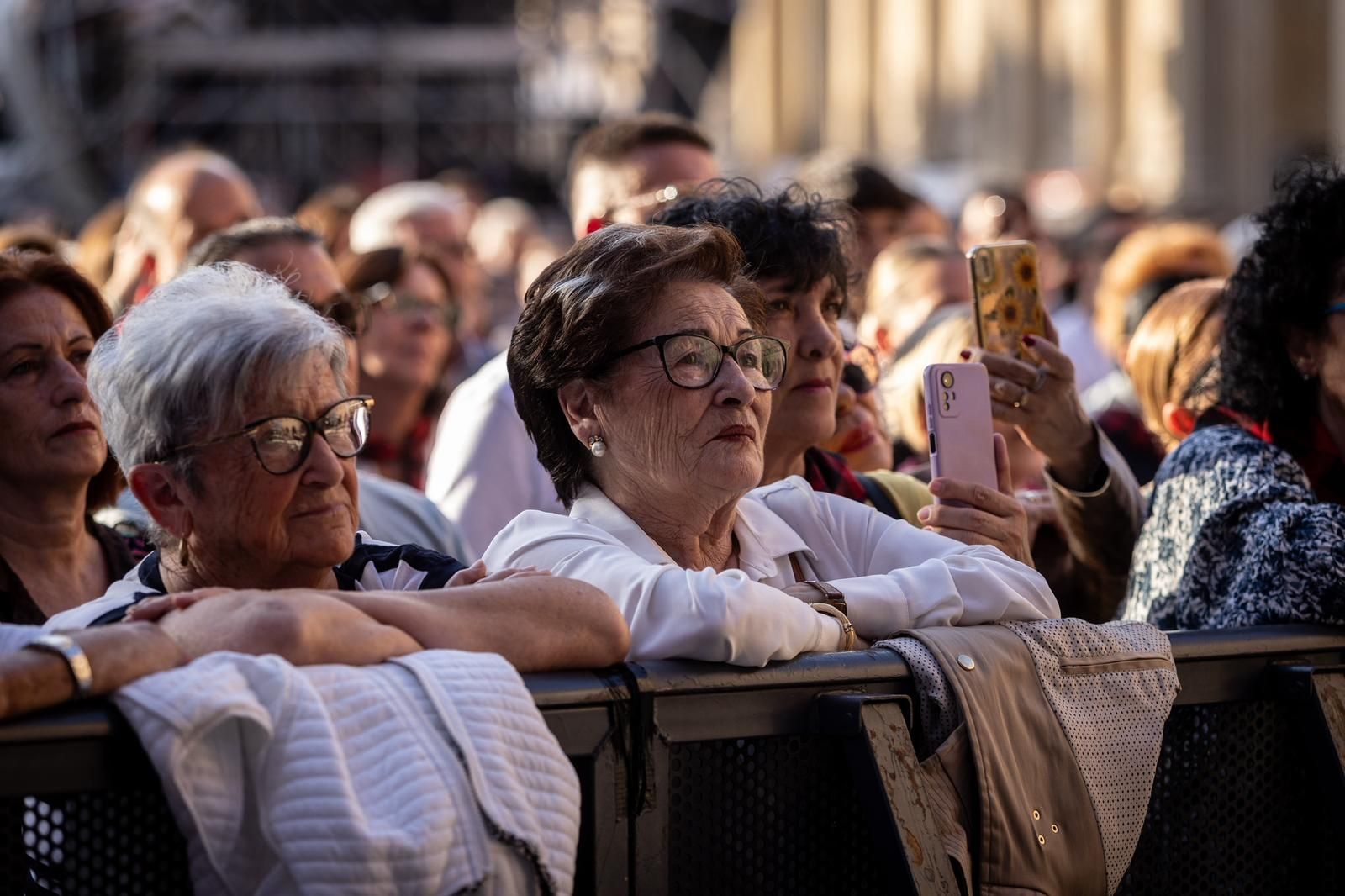 En imágenes | Los ganadores del Certamen de jotas bailan y cantan ante la Virgen