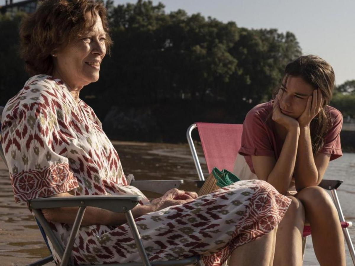 Susi Sánchez y Laia Costa, en «Cinco lobitos», de Alauda Ruiz de Azúa.