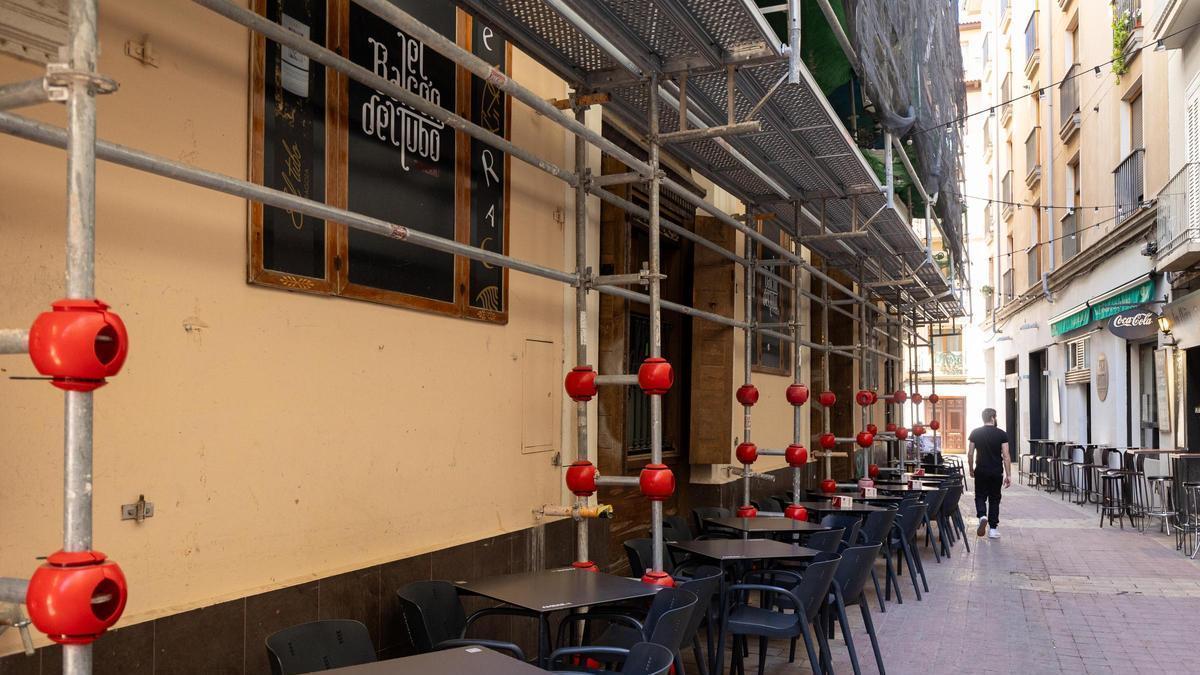 En algunas zonas de Aragón, como en El Tubo de Zaragoza, han sufrido incidentes relevantes vinculados al deficiente estado de conservación de varios inmuebles.