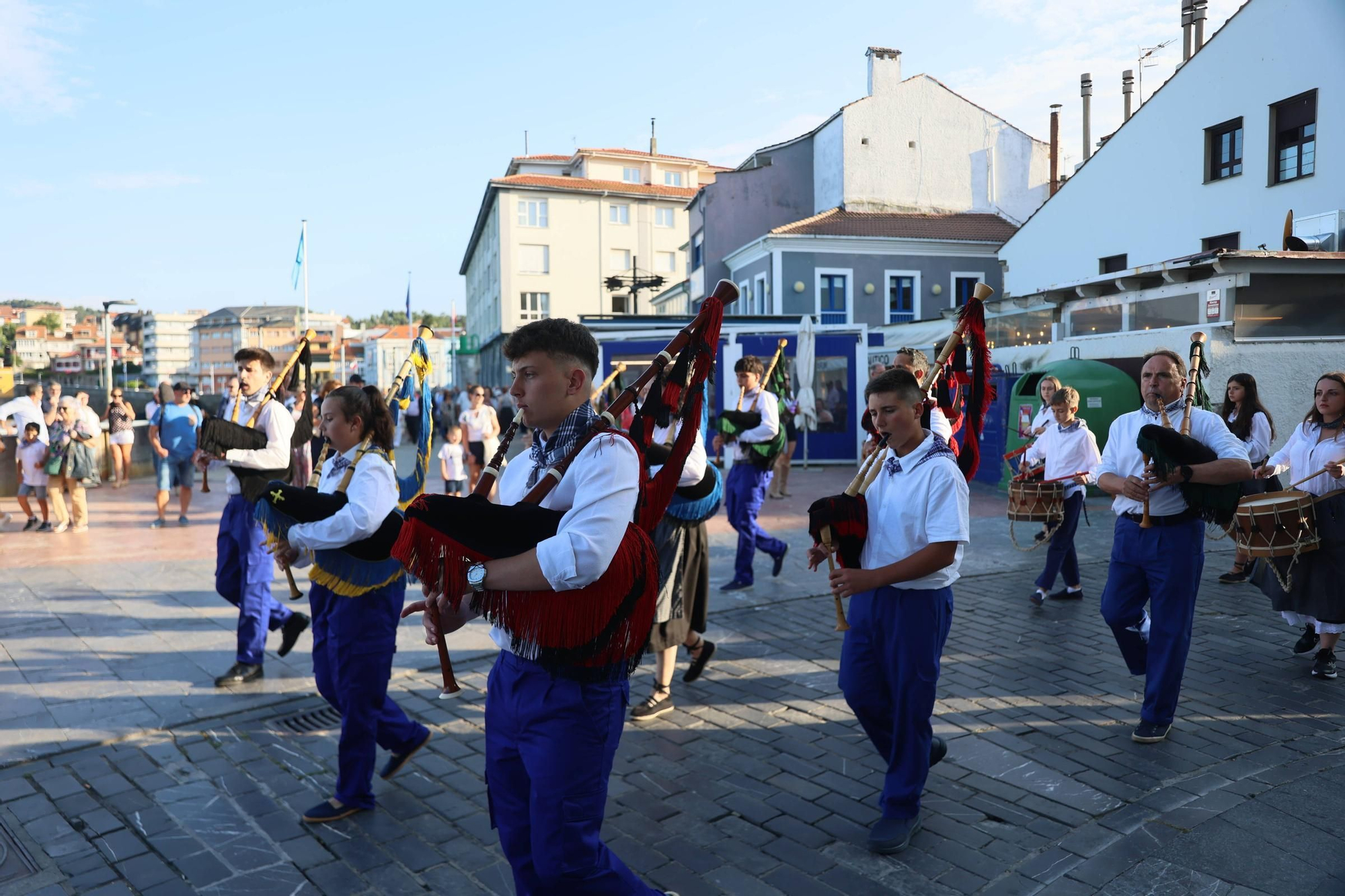 EN IMÁGENES: La procesión de "la llamada de la mar" en el Carmen de Luanco