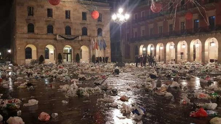 El desolador paisaje tras la fiesta del 31 de diciembre