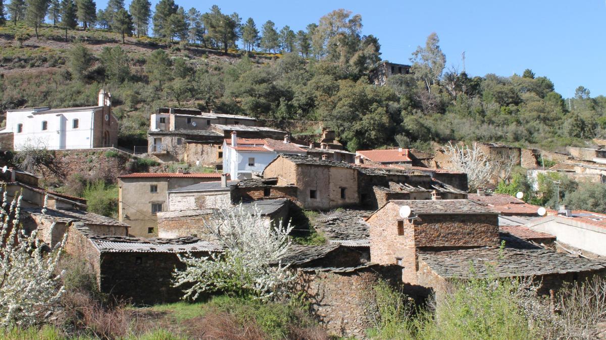 Una panorámica alquería de Riomalo de Arriba.