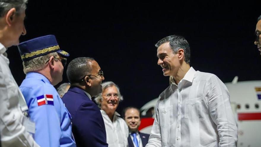Feijóo acusa a Sánchez de &quot;rendir pleitesía a gobernantes autócratas&quot; y Moncloa responde si lo aplica también al Rey Felipe