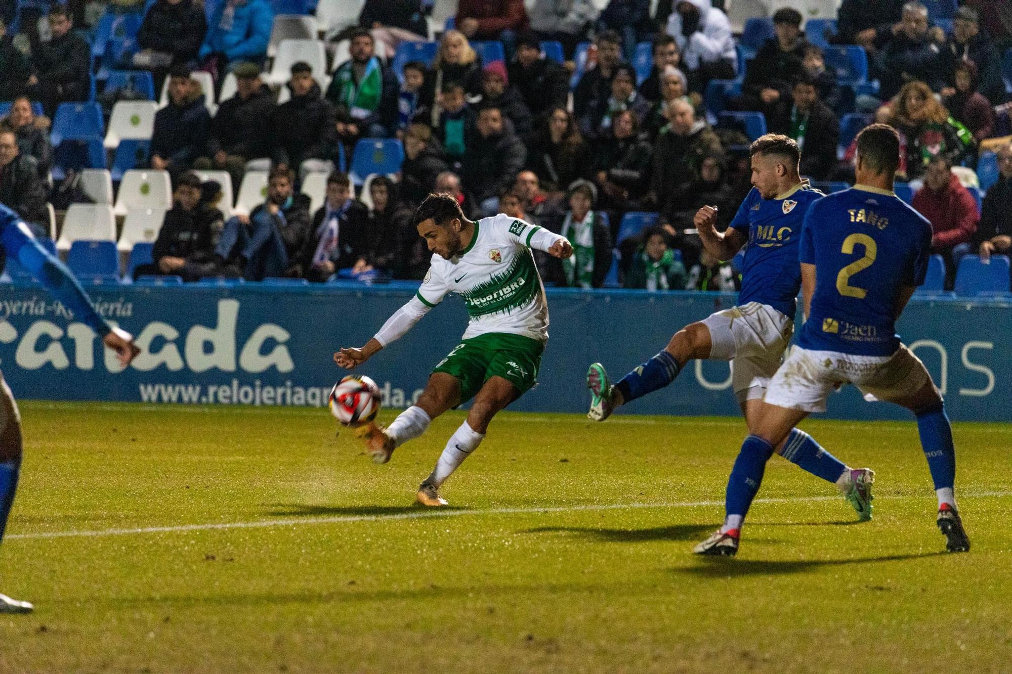 Linares - Elche: las imágenes del partido