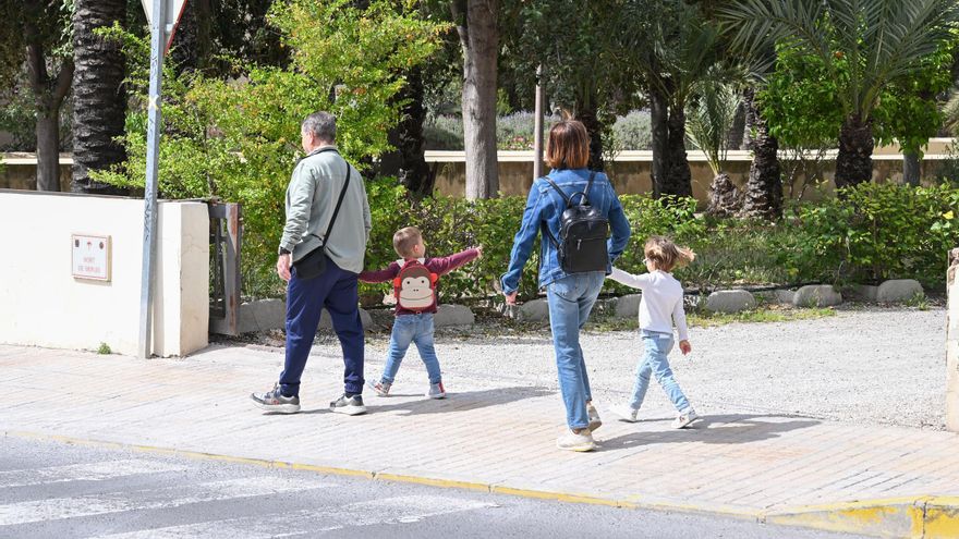 Elche cierra la escolarización con el 99,7 % de familias satisfechas en la pública y 627 vacantes sin cubrir