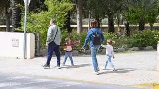 El descenso de la natalidad pasa factura en Elche