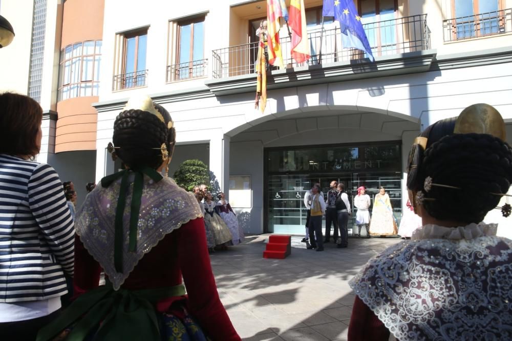 La Agrupación de Fallas Turia, compuesta por las comisiones de Quart y Xirivella organiza todos los años el Trasllat de la Senyera