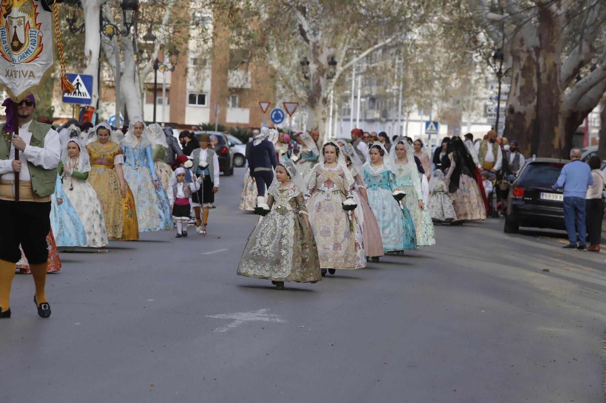 Multitudinaria Ofrenda fallera en Xàtiva