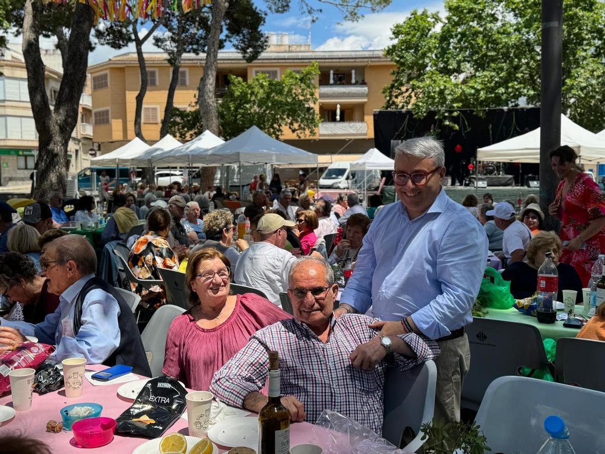 El alcalde Virgilio Moreno, en una anterior edición de la Festa de la Primavera.
