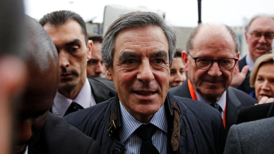 Fillon se declara víctima de un golpe de Estado