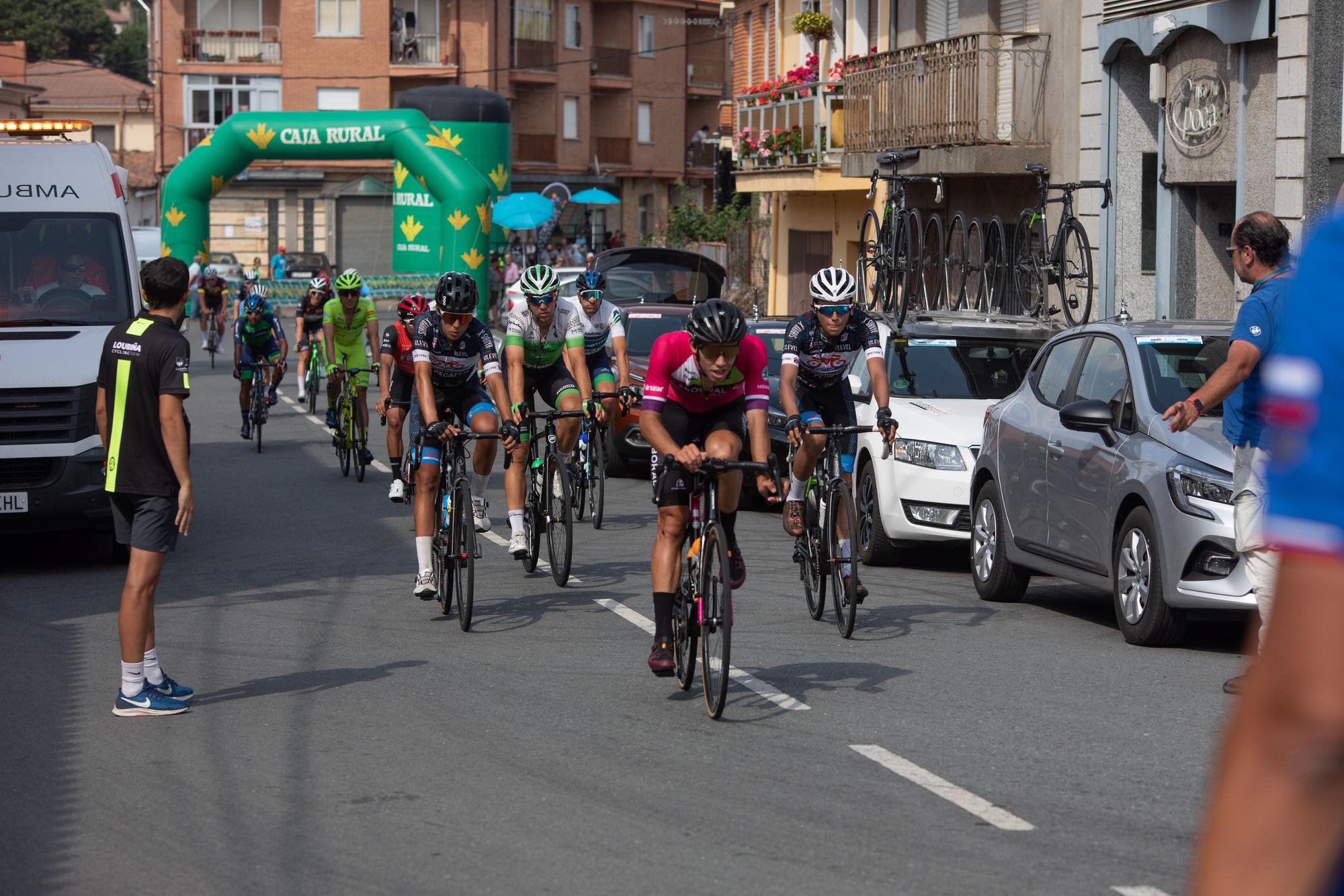 GALERÍA | Vuelta Ciclista a Zamora: Javi Serrano, aún más líder