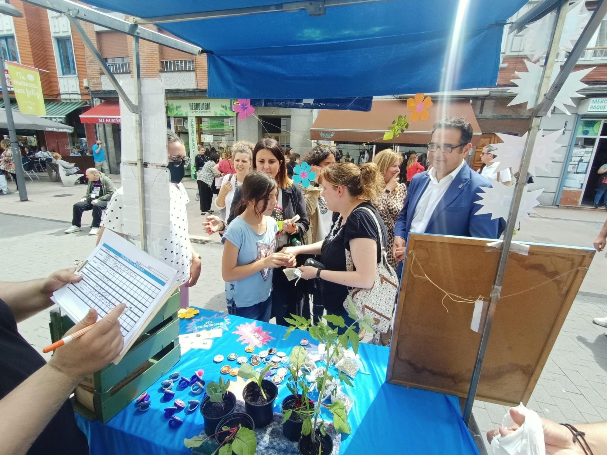 Mercado de cooperativas y asociaciones educativas de Langreo