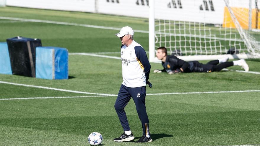 Ancelotti mima a Modric antes del debut en Champions: &quot;Va a jugar&quot;