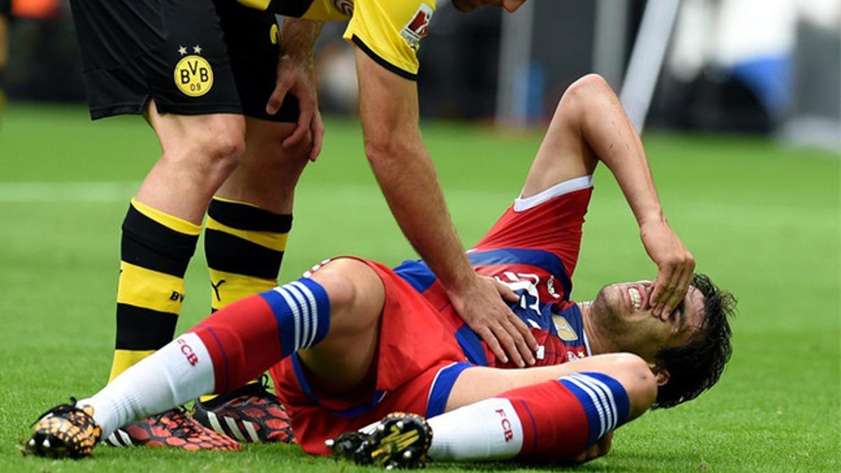 Javi Martínez se queja del golpe en la Supercopa de Alemania