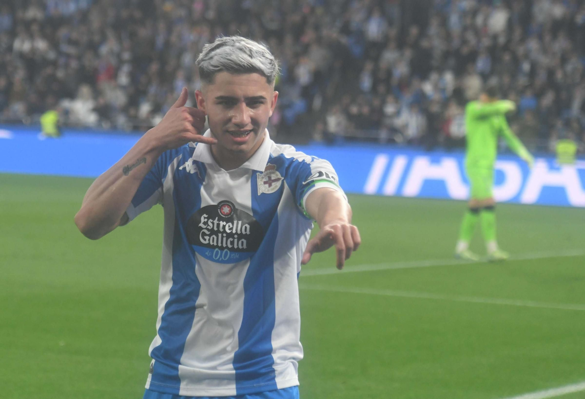 El Deportivo doblega al Almería en Riazor (3-1)