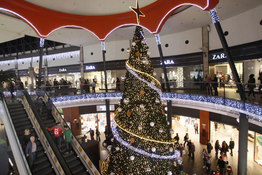 Acte d'encesa dels llums de Nadal a l'Espai Gironès