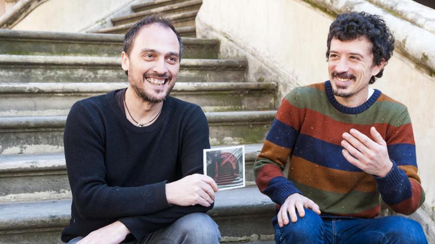 Juanjo Muñoz (esquerra) i Jordi Portabella, al pati del Casino.