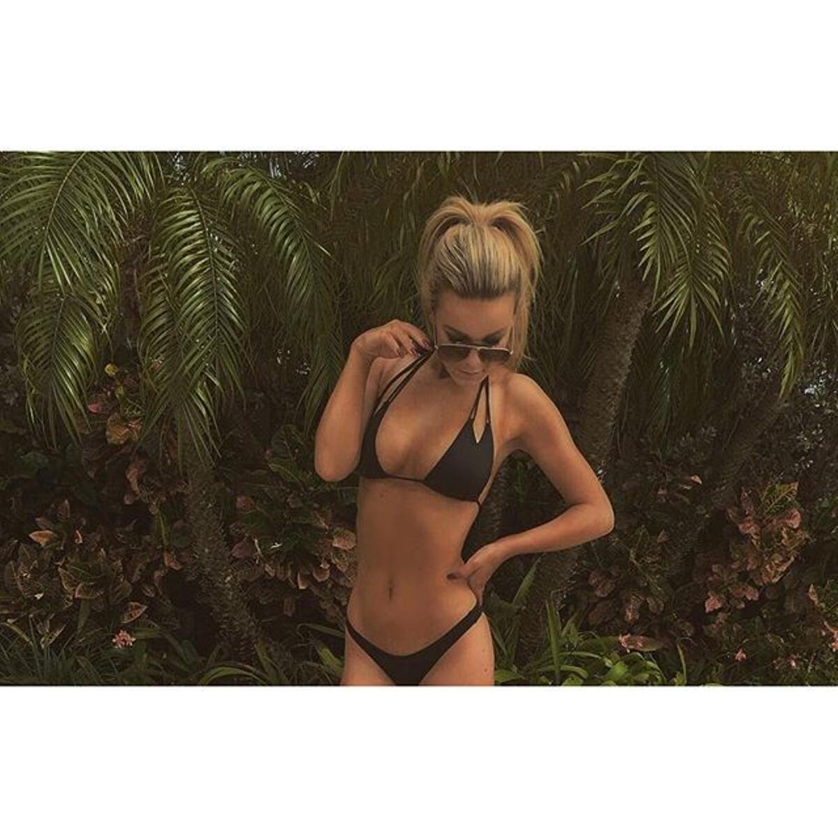 Alyssa Nelson en bikini