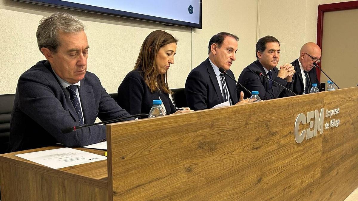 La Confederación de Empresarios de Málaga (CEM) ha celebrado este martes una sesión conjunta de su comité ejecutivo y junta directiva.