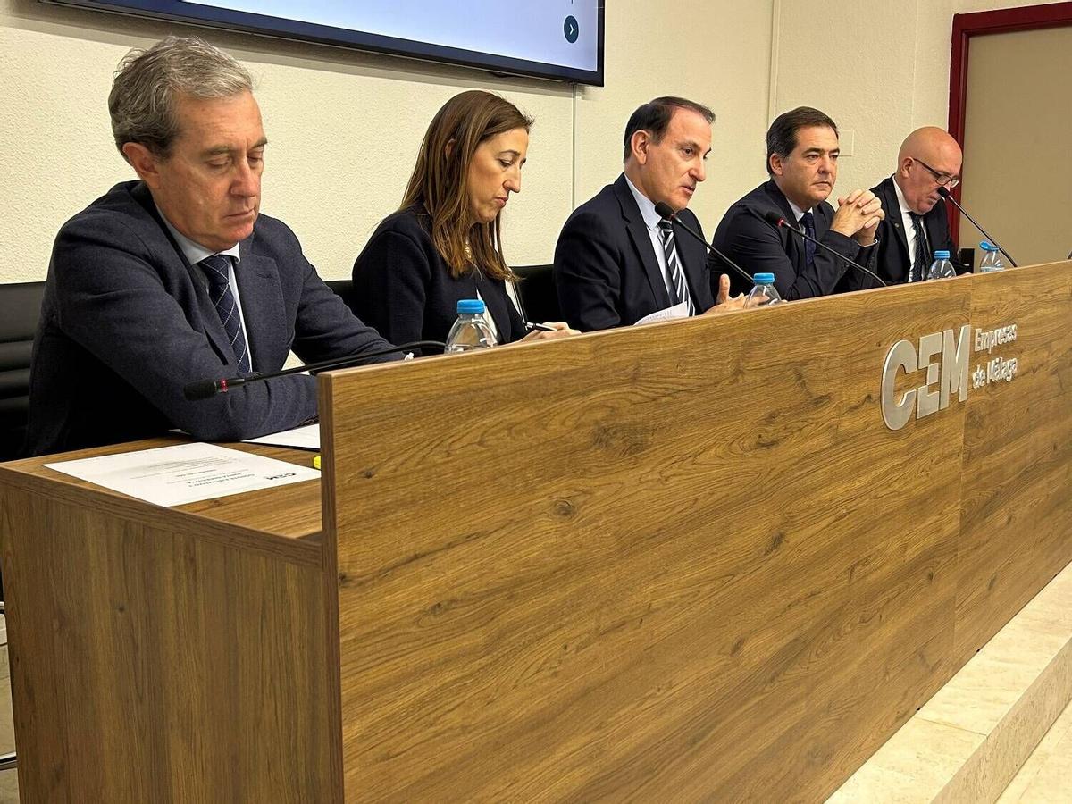 La Confederación de Empresarios de Málaga (CEM) ha celebrado este martes una sesión conjunta de su comité ejecutivo y junta directiva.