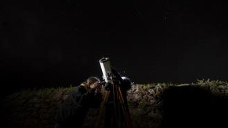 Costa da Morte formará a cuarenta y cinco monitores astroturísticos Starlight en Vimianzo