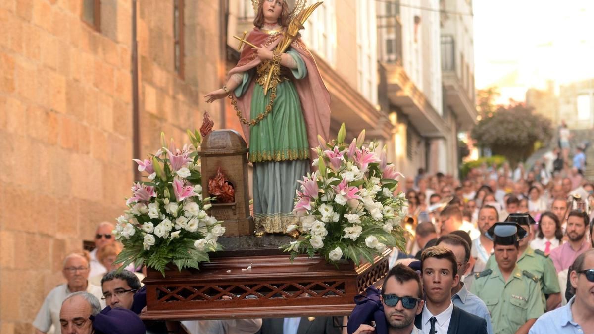 Imagen de archivo de la procesión de las fiestas patronales de Cambados.