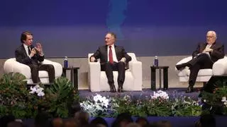 Aznar, Pastrana, Macri y Calderón instan a los jóvenes a recobrar la "confianza" en la democracia