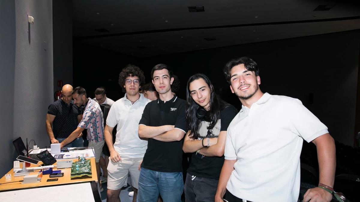 Cuatro alumnos de FP en Zafra idean una alerta contra incendios e inundaciones sin cobertura móvil