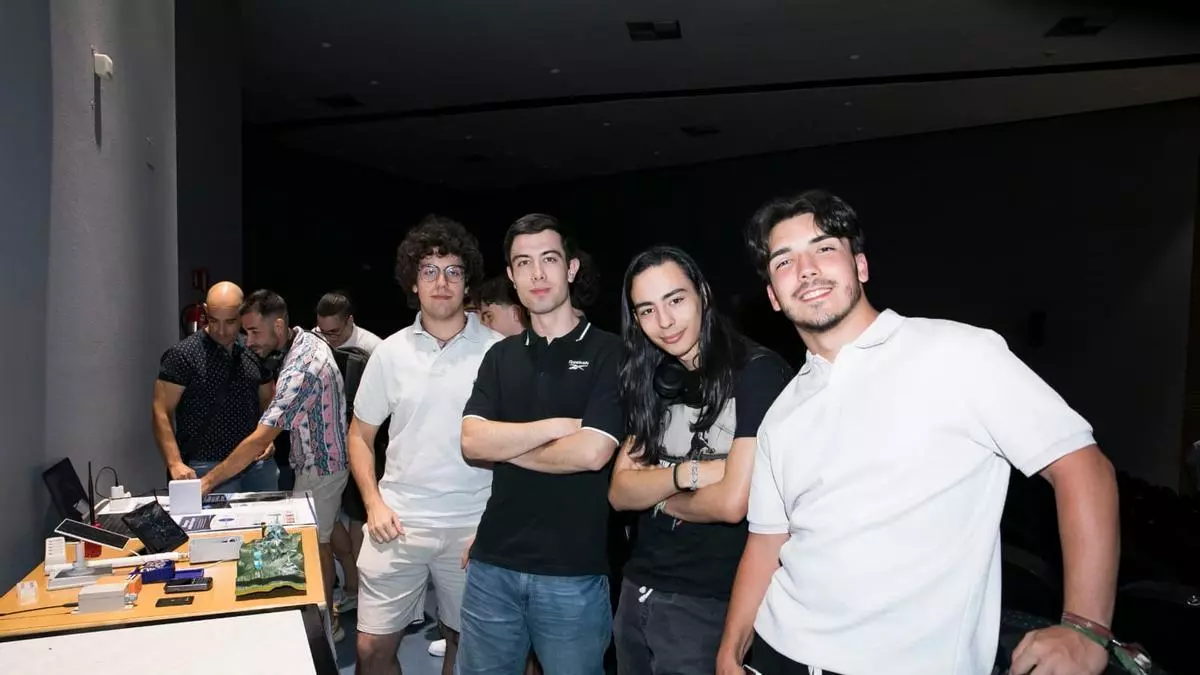 Cuatro alumnos de FP en Zafra idean una alerta contra incendios e inundaciones sin cobertura móvil: "Ha sido una aventura que ha ido creciendo"