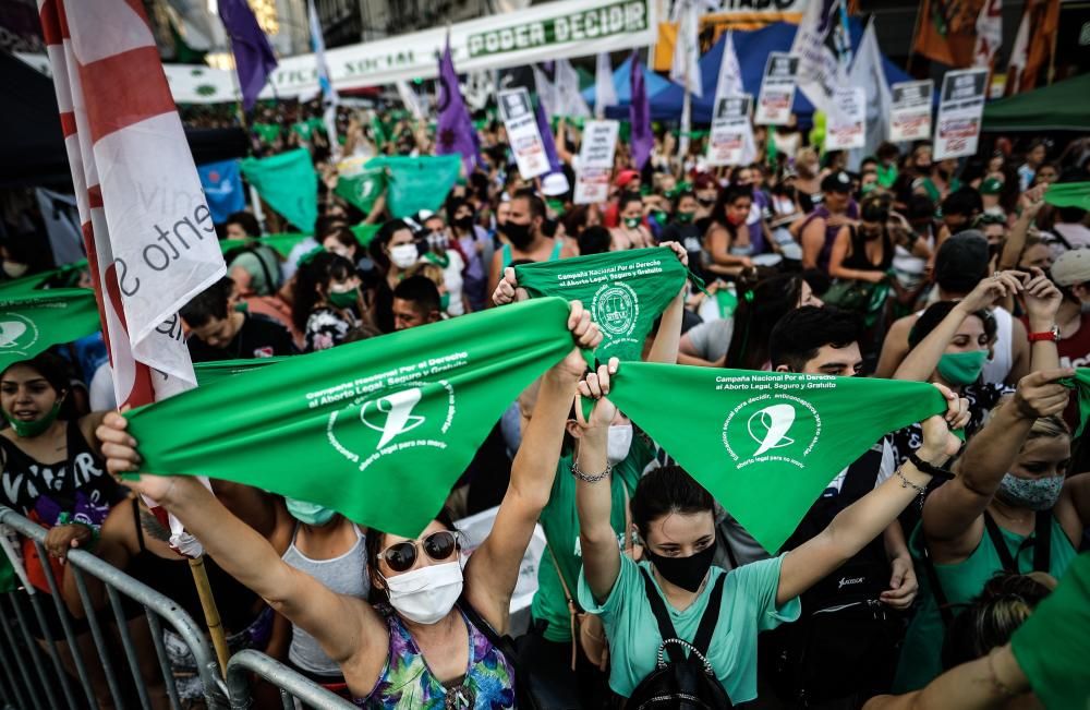 Los verdes toman las calles de Argentina por la legalización del aborto