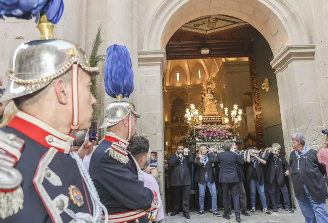 Alicante honra a la Virgen del Remedio con una solemne procesión en su 75º aniversario como Alcaldesa Perpetua