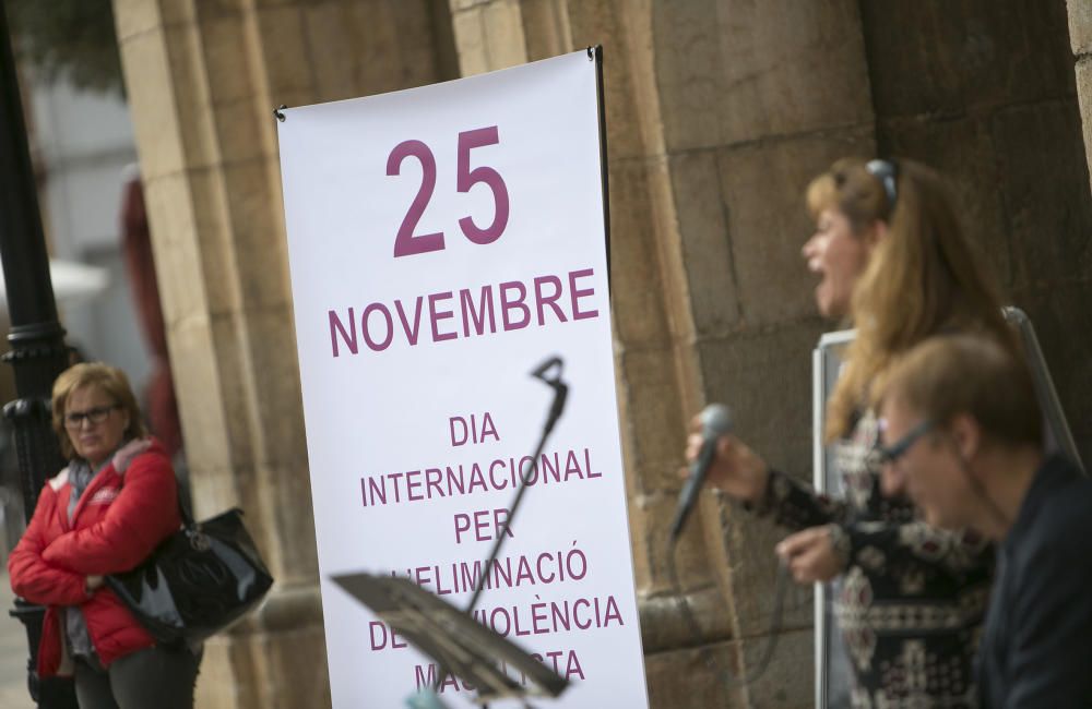 Castelló homenajea a las víctimas de la violencia machista