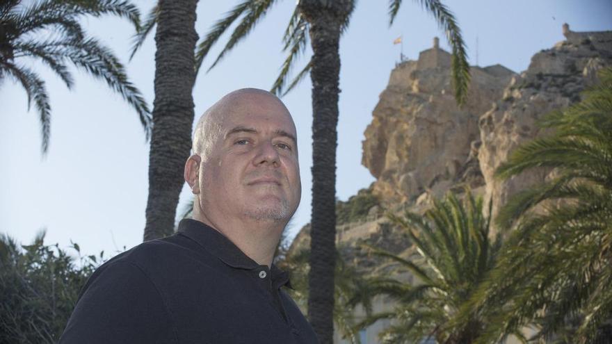 ¿Una calle con el nombre de Antoni Biosca? La Universidad de Alicante la solicitará en un homenaje al catedrático