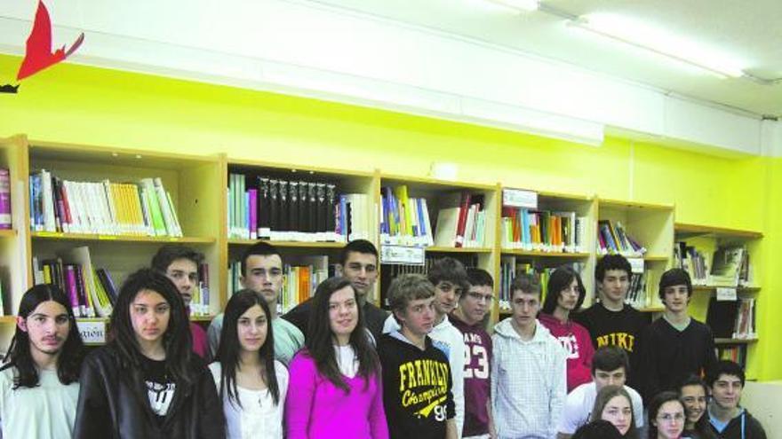 Los alumnos que forman la organización, en el Instituto Juan de Villanueva.