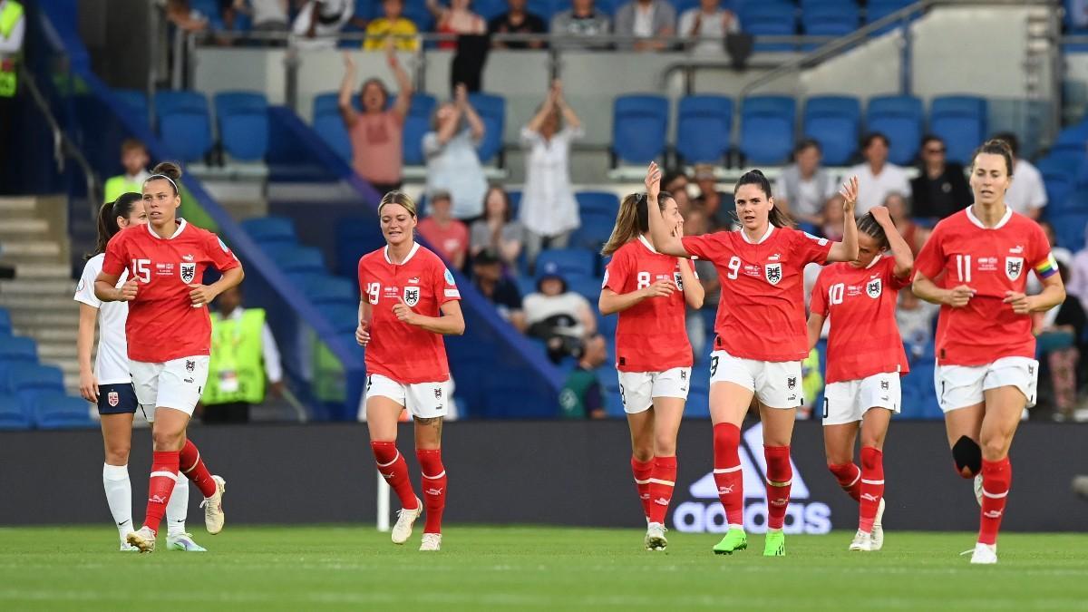 Billa celebró el gol de Austria por todo lo alto