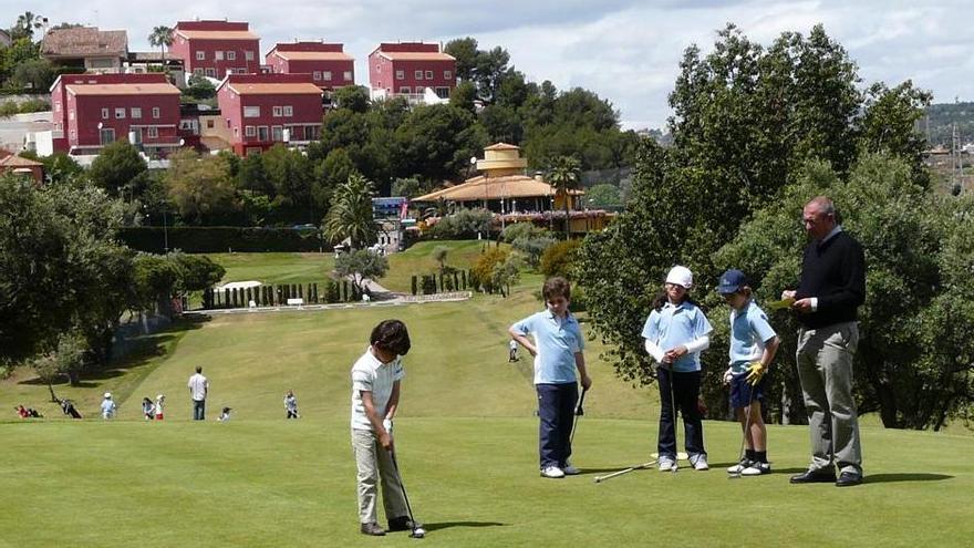 La Federación Andaluza de golf busca promocionar su deporte entre los más jóvenes.