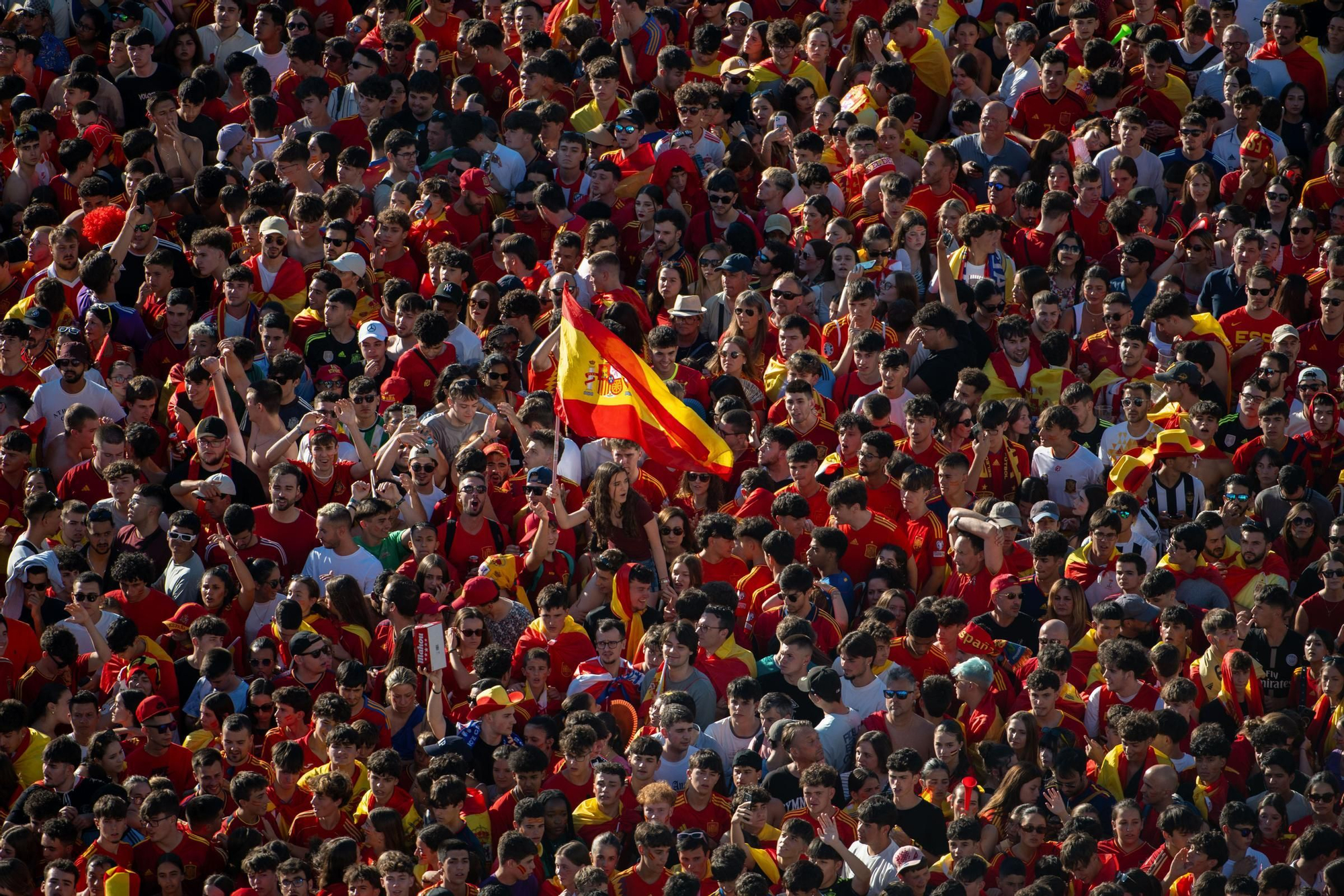 Imatges de la celebració a Cibeles i de les recepcions a la Moncloa i la Zarzuela