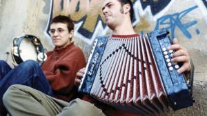 La banda Pomada, compuesta por Helena Casas y Carles Belda, ganó la primera edición del Liet Internacional.