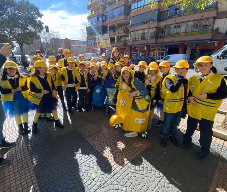 GALERÍA | El Sagrado Corazón homenajea a los trabajadores esenciales en carnaval