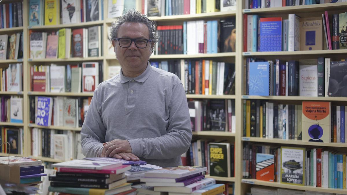 Pepe Miralles, propietario de la librería Primado.